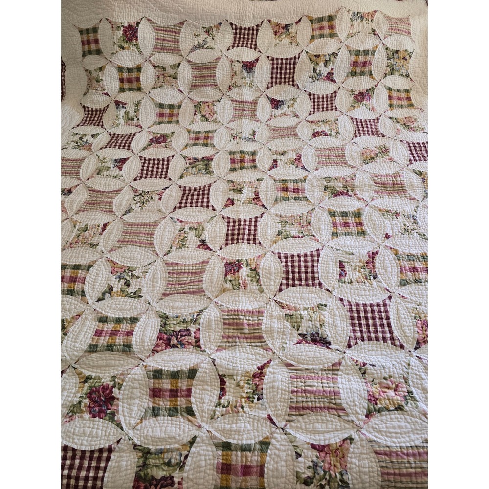 Vintage Cottagecore Floral Patchwork Quilt Scalloped Edge Full/Queen 82x98 Soft